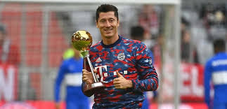 Liga mistrzów 2020 król strzelców ligi mistrzów 2019/20 superpuchar europy 2020 klubowe. Lewandowski Receives Footballer Of The Year Award Punch Newspapers