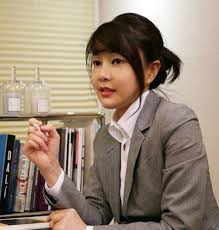 18.03.2021 · 윤석열 부인 김건희 충격적인 과거 김명신 시절 (+양재택 나이 재산 직업 집안 고향 대학) 윤석열 검찰총장이 야권에서 가장 강력한 차기 대권주자로 꼽히는 인물로 연일 논란이 되고 있는 가운데, 윤석열 검찰총장의 부인 김건희씨도 덩달아 화제가 되고. ê¹€ê±´í¬ê°€ ì—­ëŒ€ ì˜ë¶€ì¸ ì¤' ê°€ìž¥ ë˜'ë˜' í™ì¤€í'œ ëˆ„ê°€ ê·¸ëŸ° ë§‰ë§ì„ ë²„ëŸ­ ë‰´ìŠ¤ ë™ì•„ì¼ë³´