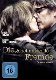 Die geheimnisvolle Fremde: Amazon.co.uk: Hawke, Ethan, Thomas, Kristin  Scott, Kulig, Joanna, Guesmi, Samir, Chuillot, Delphine, Papillon, Julie,  Carey, Geoffrey, Minte, Mamadou, Aroussi, Mohamed, Kennedy, Douglas,  Pawlikowski, Pawel, Fernández, Elsa ...