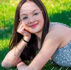 April Merrick's Instagram, Twitter & Facebook