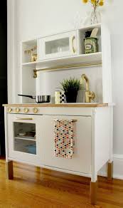 So Verschonerst Du Deine Ikea Spielkuche Das Ist Die Schonste Spielkuche Die Du Je Gesehen Hast New Ikea Play Kitchen Ikea Kids Kitchen Kitchen Decor Modern