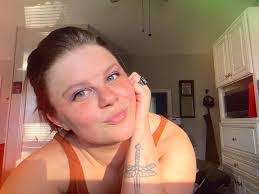 Elise Glover's Instagram, Twitter & Facebook