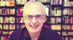 “Tutti matti per gli Esposito”, il nuovo romanzo di Imperatore: «Camorra da  ridere nell'era del Covid»