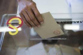 Aidatlarını yatıran ve seçimde oy kullanma hakkına sahip üyeler, galatasaray lisesi'ndeki sınıflarda kurulacak 30 sandıkta oy atabilecek. Galatasaray Da Kritik Hafta Galatasaray Da En Kritik Haftaya Girildi Web Aslan Galeri