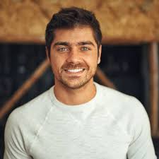 When and where lourenco ortigao was born? Lourenco Ortigao Faz Exigencia A Tvi