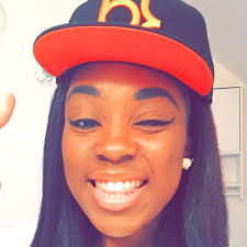 bianca simmons (@AMBITIOUSQUEENB)