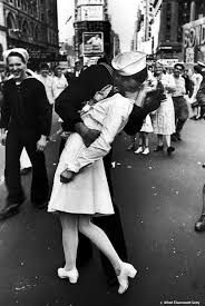 Celebrate Kiss Photo Famous Photographers History Of Photography