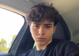 Ecco cosa ha raccontato su. Z Xkxkw8uwu7mm