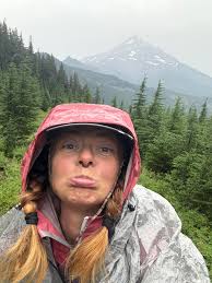 Host needed in Cascade Locks or Hood River?