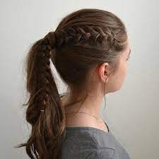 This hairstyles is super easy, a hairdo for beginners, and it literally takes me only one minute to do in the back to school! Ladies Here Are 13 Gorgeous Hairstyles For This Humid Weather To Avoid Frizzy Hair