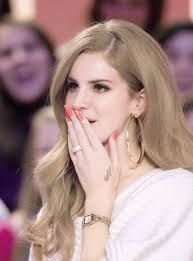 Lana Del Rey trẻ đẹp như chính bài hát "Young And Beautiful" của cô. ♥  #lostbird #lacsaubich