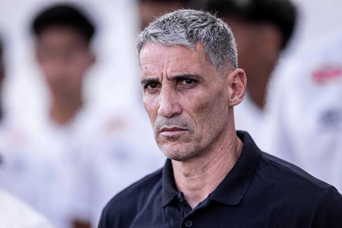 Ex-t&eacute;cnico do Santos e Fortaleza, Vojvoda assume comando do Racing