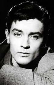 No somos el camino de nadie, solo somos una coincidencia. Unos seremos  fugaces, algunos inadvertidos, otros inolvidables, a pesar de habernos ido.  Otros, por suerte, seremos todo el tiempo que nos dure