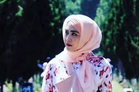 @jasmine.palace @sulthan_palace @the_sulthan_official @markas_sin_indonesia bdm jadwal & endorsement : 10 Potret April Jasmine Istri Ustad Solmed Yang Kerap Tampil Stylish