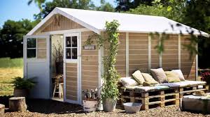 La structure et la grosfillex fabrique des bacs à plantes personnalisables pour l'intérieur comme l'extérieur : Abri De Jardin Pvc Sherwood De Grosfillex Youtube