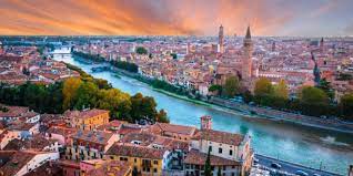Though situated two hours away from the more popular tourist destination, venice, many people consider verona a more relaxed. Verona Tipps Faszination In Der Stadt Von Romeo Und Julia