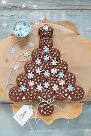 Albero Pan Di Stelle Torta Pan Di Stelle Forma Albero Di Natale Ricetta Ricette Di Dolci Natalizi Dolci Di Natale Winter Cake