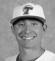 Cat Everett's Instagram, Twitter & Facebook