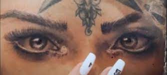 El reconocido artista mexicano christian nodal es fanático de los tatuajes | medios y media/getty nodal sorprendió en 2020 con el tatuaje que se hizo basado en los ojos de su amada belinda. Belinda Christian Nodal Tatuajes Los Memes Que Dejaron Los Tatuajes De Belinda Y Christian Nodal Actualidad Los40 Mexico