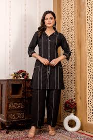 Vastramaniaa Cotton Flex Solid Kurta Pant Set for Women – VASTRAMANIAA