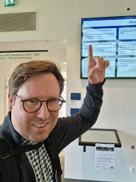 Kai Schmitz (@KaiSchmitzHEP)