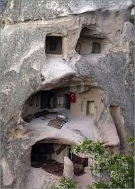 Fascinating Homes Built Into The Hillsides Throughout This Region Of Cappadocia Turkey Crazy Houses Unusual Homes Earth Homes