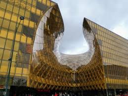 Malmö konsthall and konstmuseum, the library and the opera, together with the city's beautiful parks and beaches also ensure a good time for all interests. Das Emporia Einkaufszentrum Im Stadtteil Hyllie Schwedentipps Se