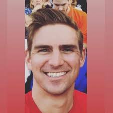 Mischale DeShazer (@MischaleD)