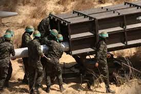 哈马斯火箭弹没你想的那么弱！各种型号齐全，射程最远能达到200公里-腾讯新闻