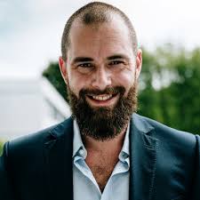 10 ans d'agence Vincent Brülhart! 💙 Sa créativité, sa rigueur et son sens  de la stratégie ont contribué à façonner notre agence depuis une décennie.  Au-delà des ses compétences, c'est son… |