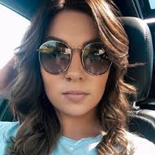 Kellie Marlow's Instagram, Twitter & Facebook