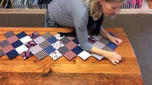 Donna jordan of jordan fabrics has a pattern she calls beads. Jordan Fabrics Jagged Edge Table Runner Tutorial How To Sew A Jagged E Table Runner Tutorial Fabric Table Runner Table Runners