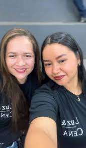 Beleza entre tranças: a ascensão de Adriana Padron como trancista em Rio  Preto da Eva