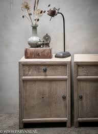 nachtkastjes slaapkamer oud hout china leeslamp frezoli kalkverf natural parvani nachtkastjes thuisdecoratie oud hout