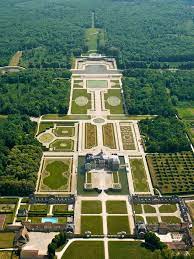 vaux le vicomte french castles france versailles