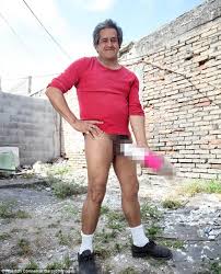 Des photos de lhomme avec le plus grand pénis du monde dévoilées ! – UNE  POMME PAR JOUR