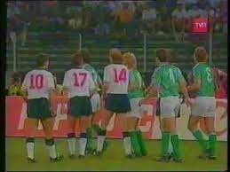 Inglaterra y alemania juega el partido de octavos de final más atractivo de esta edición de la eurocopa. Alemania Federal V S Inglaterra Semifinal Mundial Italia 1990 Television Chilena Video Dailymotion