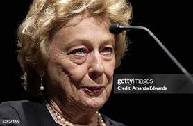 Esther Brooks's Instagram, Twitter & Facebook