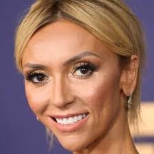 Elizabeth Rooney's Instagram, Twitter & Facebook