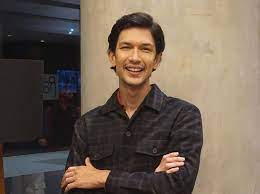 Into city, university of london. Profil Dan Biodata Dimas Beck Pose Cium Luna Maya Ramai Jadi Perbincangan Malang Terkini