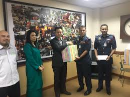 Mulai tahun 2015,semua program giso hanya boleh ditangguh dalam tahun semasa sahaja dan tidak boleh ditangguh ke tahun depan. Bomba On Twitter Ys Pgrh Azmiosman01 Menerima Kunjungan Hormat Dari Ybhg Dato Ong Chong Yi Ketua Pegawai Eksekutif Pkfz Malaysia B Sama Pegawai Pengiring Disamping Menyampaikan Sumbangan Utk Waris 6 Wira Merah Bombajbpm