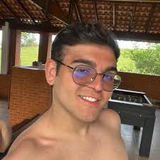 life feels so good💛☀️✨