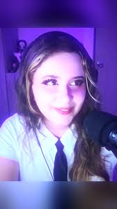 DANGEROUS WOMAN ✨🔥 #emikukis #vtuber #facereveal #fyp #fakebody  #fakesituation #cara