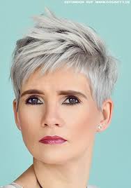 Graue haare lassen alt aussehen? Top 25 Frisuren Graue Haare Bilder Trends Neuheiten 2021