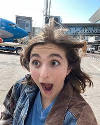 Leadership Introduction: CURRENT EVENTS CHAIR Name: Valerie Gu (aka Val)  Events: Extemp/Debate Top Artist: Keshi Fun Fact: I eat about three apples  every tournament 🍎😋