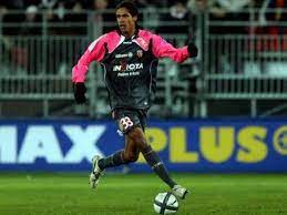 Raphael varaneraphaël varane (born 25 april 1993 in lille) is a french football player who currently plays for spanish club real madrid in la liga.he primarily plays as a central defender and a. Rc Lens Raphael Varane Entre Le Losc Et L Ol