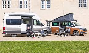 'the top bed is gigantic.' the fundamental question about a car (who would buy this, ahead of any other car?) is already answered by the vw california ocean. Vw Grand California Vw T6 1 California Vergleich Autozeitung De