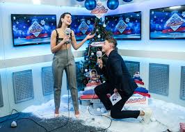 (one, one, one, one, one) talkin' in my sleep at night, makin'. Watch Dua Lipa Freaks Out Roman With Her Brutal Af Christmas New Rules Capital