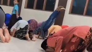 Kabar mengenai apakah ff bakal dihapus itu beredar di sosial media seperti facebook, instagram bahkan tiktok juga membagikan ff akan ditutup di negara indonesia. Free Fire Ff Akan Dihapus Dari Indonesia 2021 Ini Faktanya Spin