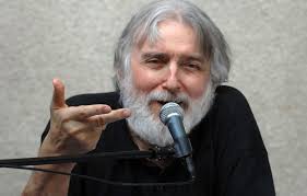 Poetul adrian paunescu recitand propria sa poezie, soarta, in cadrul unui spectacol cu public din anul 1975. A Murit Fiica Lui Adrian PÄƒunescu Evenimentul Zilei